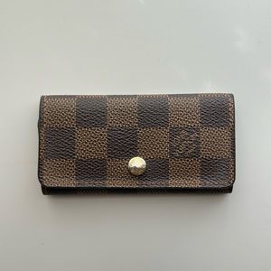 Louis Vuitton 4 key holder Damier Ebene